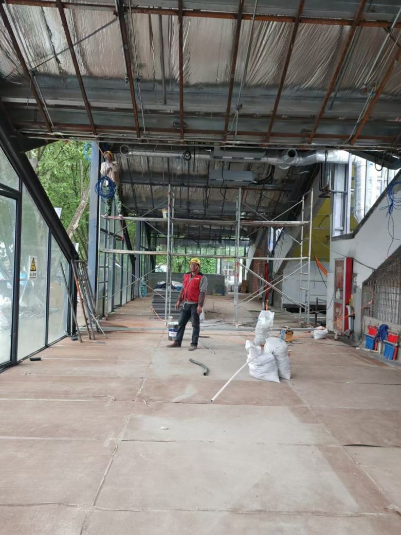 阿記燒烤店餐廳裝修工地現(xiàn)場.jpg