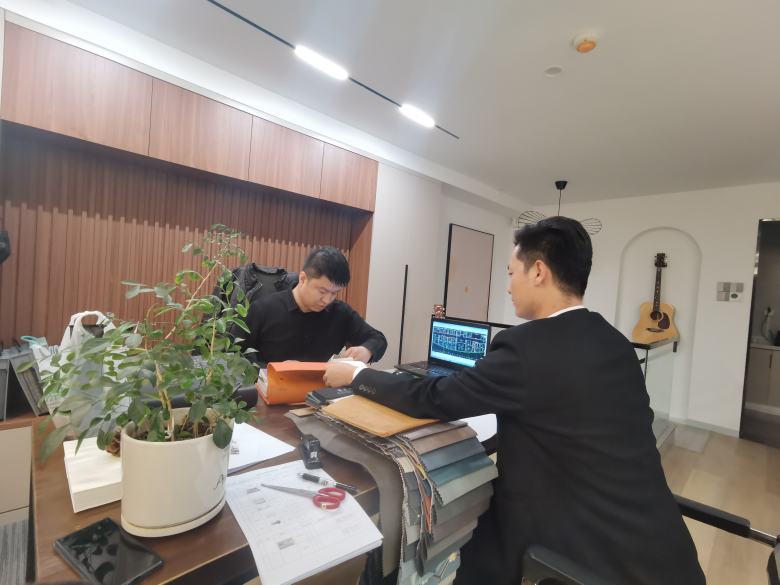 西安博菲克定制家具廠(chǎng)邊經(jīng)理與金月匯月子會(huì)所設(shè)計(jì)師對(duì)接方案.jpg